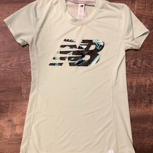 NWOT 🌟 NB running tee 🌟